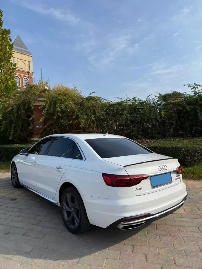 2020 Audi A4L 2.0T 190HP L4 7DCT,autocango,china used car exporter,china ev exporter,chinese used car exporter,chinese used ev exporter