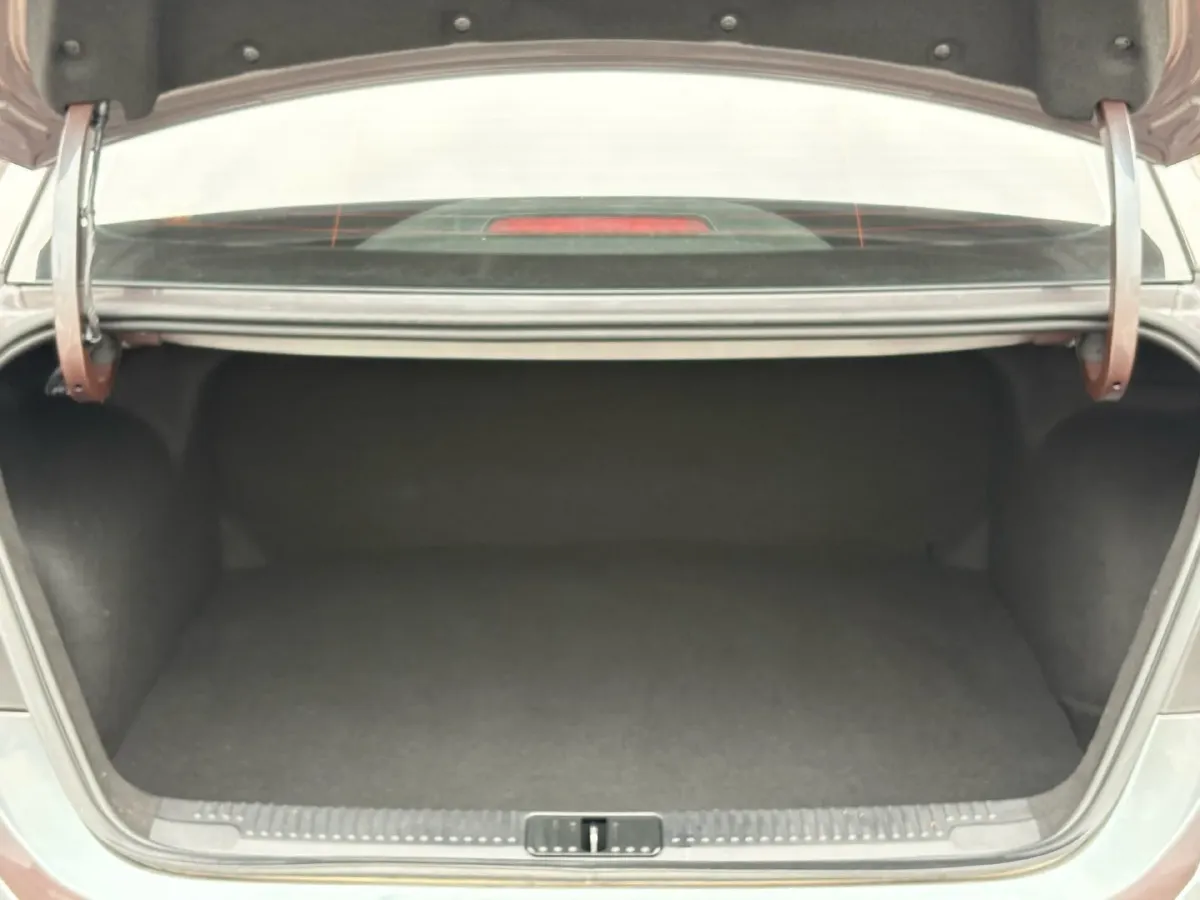 2025 MG 5 1.5T 181HP L4 7DCT,autocango,china used car exporter,china ev exporter,chinese used car exporter,chinese used ev exporter