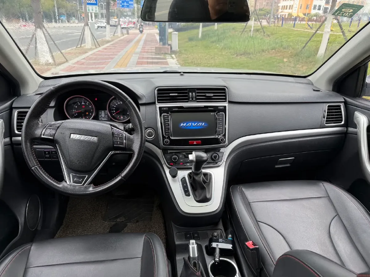 2018 Haval M6 1.5T 150HP L4 7DCT,autocango,china used car exporter,china ev exporter,chinese used car exporter,chinese used ev exporter