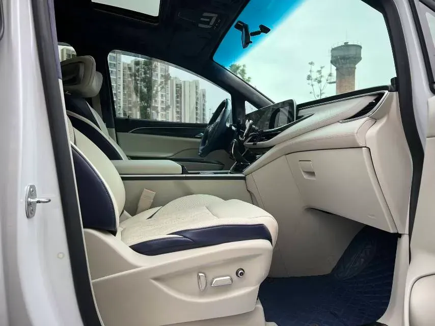 2021 Buick GL8 2.0T 237HP L4 9AT,autocango,china used car exporter,china ev exporter,chinese used car exporter,chinese used ev exporter