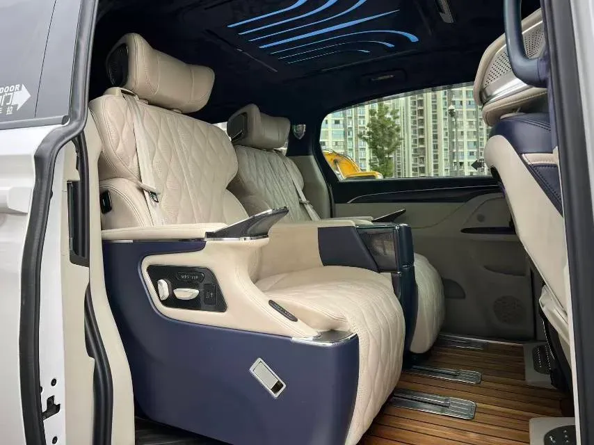 2021 Buick GL8 2.0T 237HP L4 9AT,autocango,china used car exporter,china ev exporter,chinese used car exporter,chinese used ev exporter