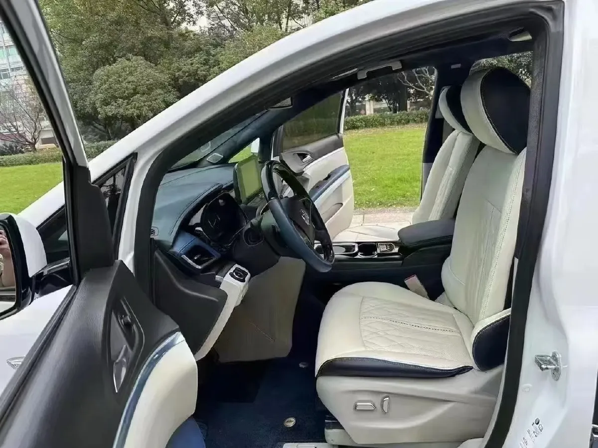 2020 Buick GL8 2.0T 237HP L4 9AT,autocango,china used car exporter,china ev exporter,chinese used car exporter,chinese used ev exporter