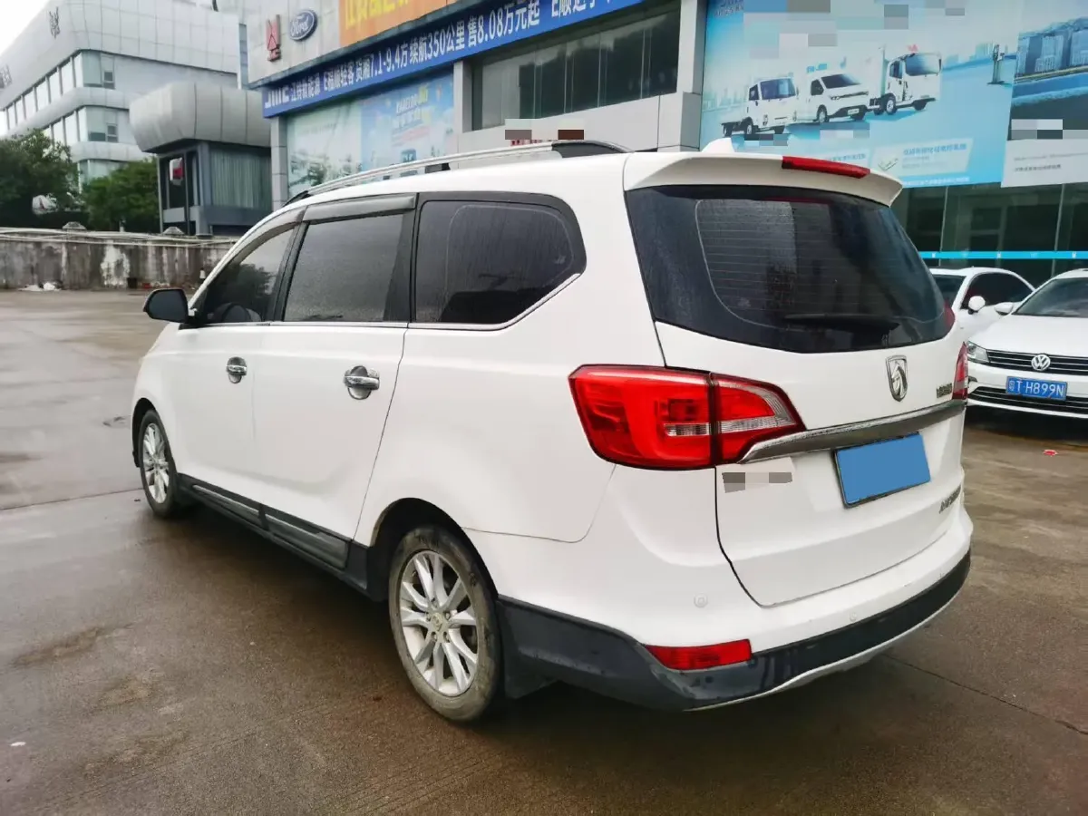 2016 BaoJun 730 1.5L 112HP L4 5MT,autocango,china used car exporter,china ev exporter,chinese used car exporter,chinese used ev exporter