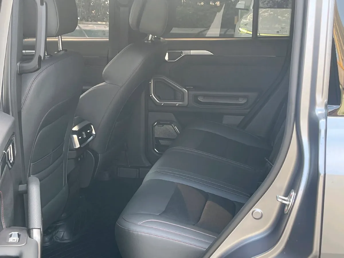 2023 Jetour Traveller 2.0T 254HP L4 7DCT,autocango,china used car exporter,china ev exporter,chinese used car exporter,chinese used ev exporter