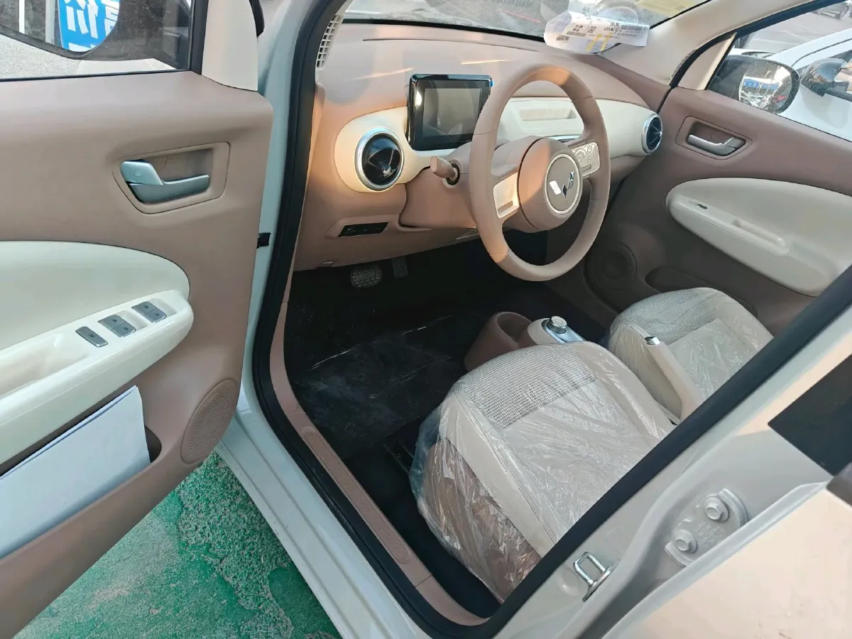 2025 WuLing HongGuang MINI EV BEV 16.2KWH,autocango,china used car exporter,china ev exporter,chinese used car exporter,chinese used ev exporter