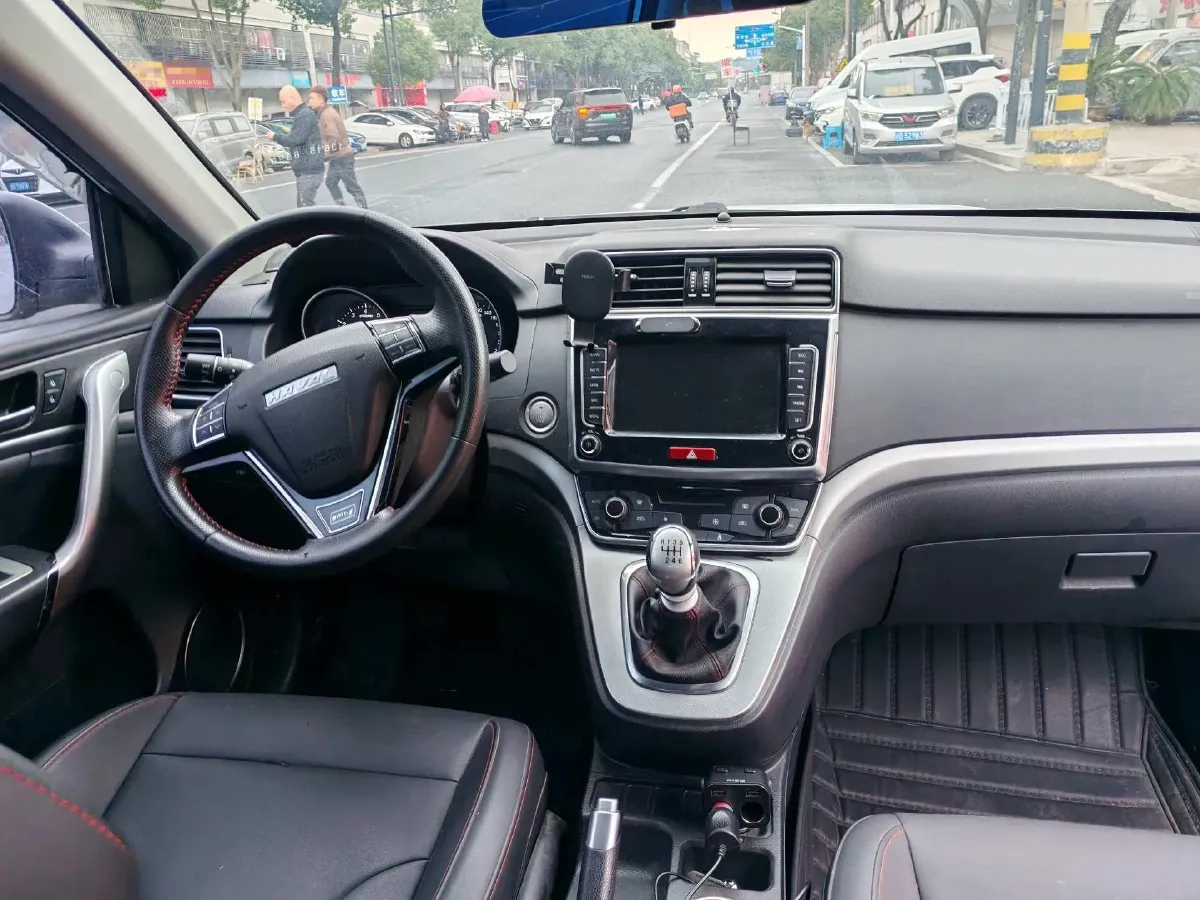 2019 Haval M6 1.5T 150HP L4 6MT,autocango,china used car exporter,china ev exporter,chinese used car exporter,chinese used ev exporter