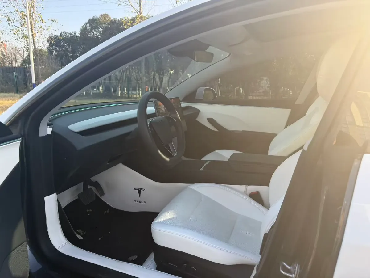 2023 Buick EnvisionPlus 2.0T 237HP L4 9AT,autocango,china used car exporter,china ev exporter,chinese used car exporter,chinese used ev exporter