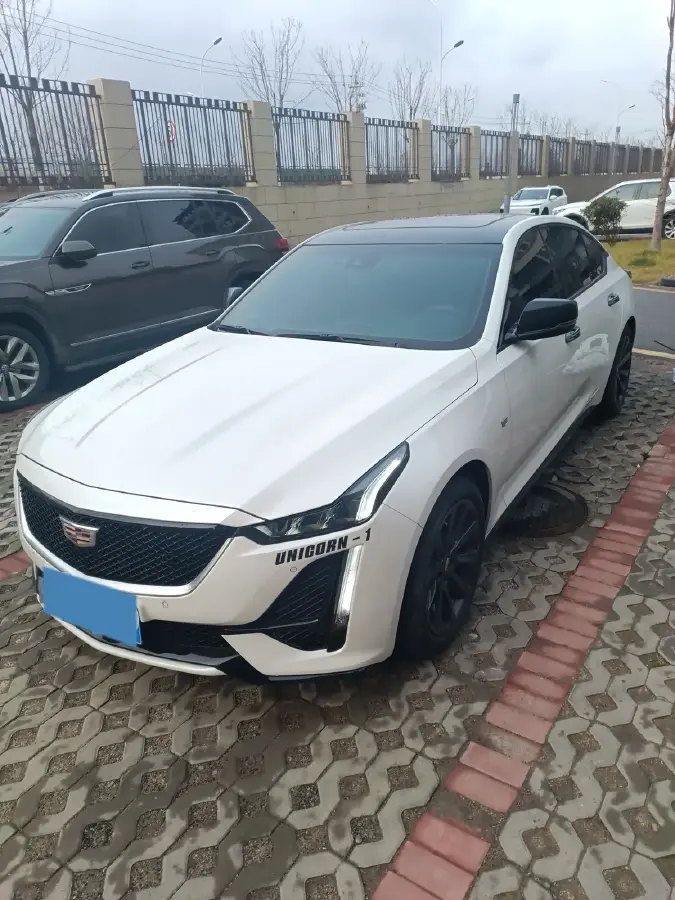 2023 Cadillac CT5 2.0T 237HP L4 10AT