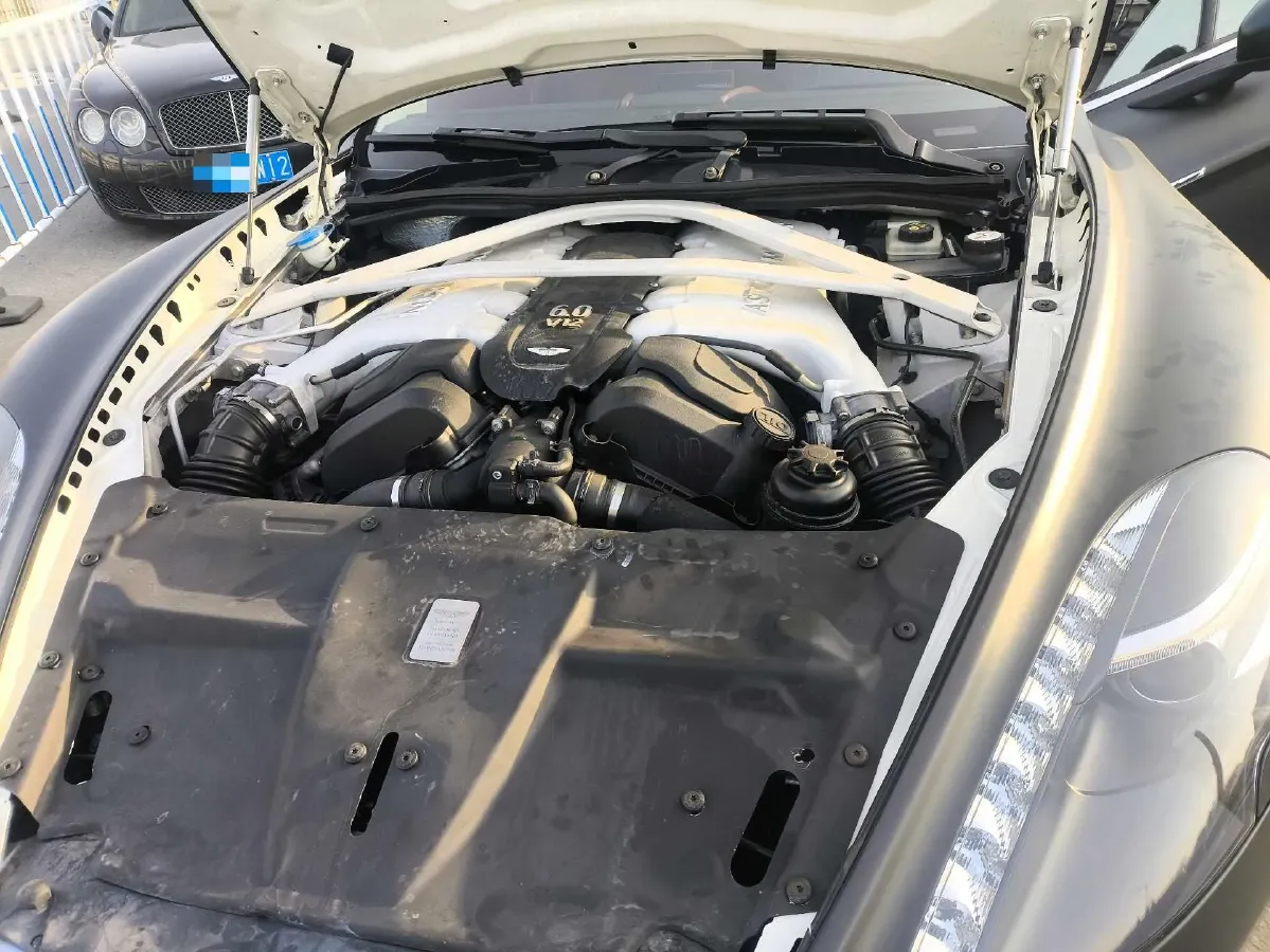 2016 Aston Martin Rapide 6.0L 518HP V12 8AT,autocango,china used car exporter,china ev exporter,chinese used car exporter,chinese used ev exporter