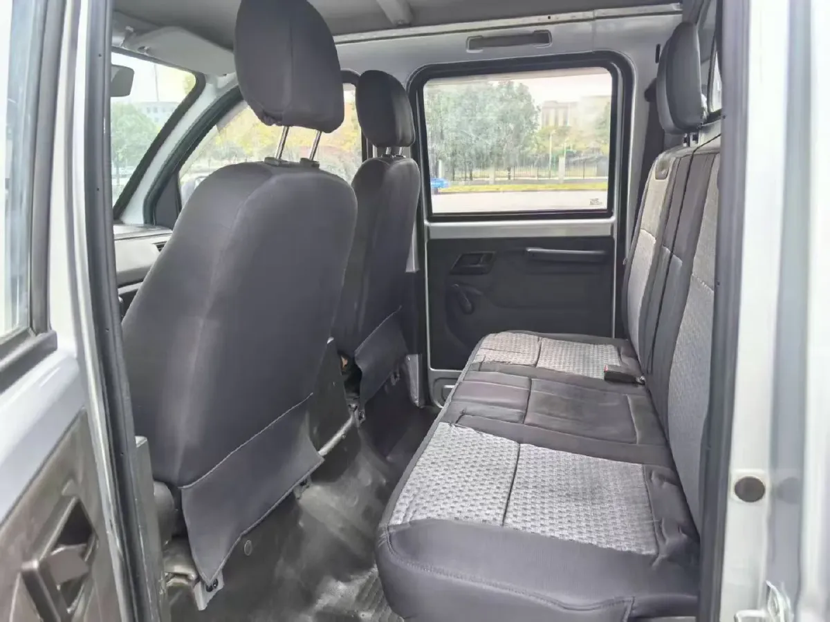 2019 WuLing RongGuang New Truck 1.5L 107HP L4 5MT,autocango,china used car exporter,china ev exporter,chinese used car exporter,chinese used ev exporter