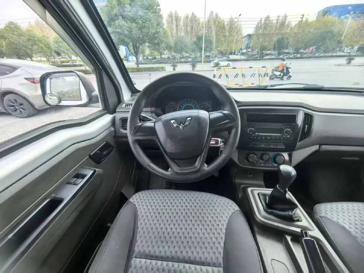 2019 WuLing RongGuang New Truck 1.5L 107HP L4 5MT,autocango,china used car exporter,china ev exporter,chinese used car exporter,chinese used ev exporter