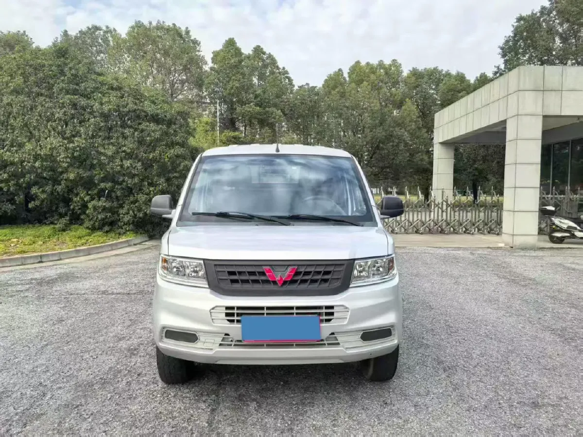 2019 WuLing RongGuang New Truck 1.5L 107HP L4 5MT,autocango,china used car exporter,china ev exporter,chinese used car exporter,chinese used ev exporter