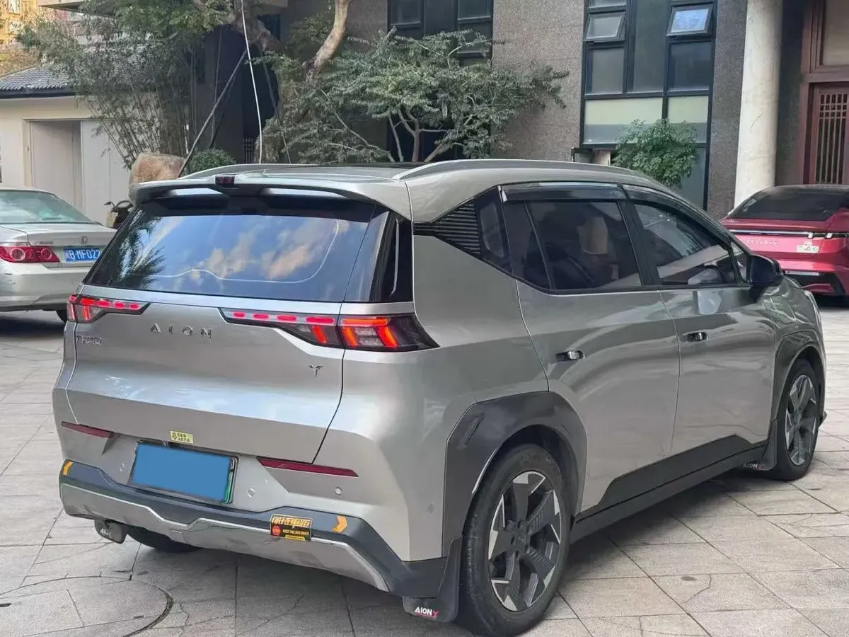 2022 Geely Okavango 1.8T 184HP L4 7DCT,autocango,china used car exporter,china ev exporter,chinese used car exporter,chinese used ev exporter