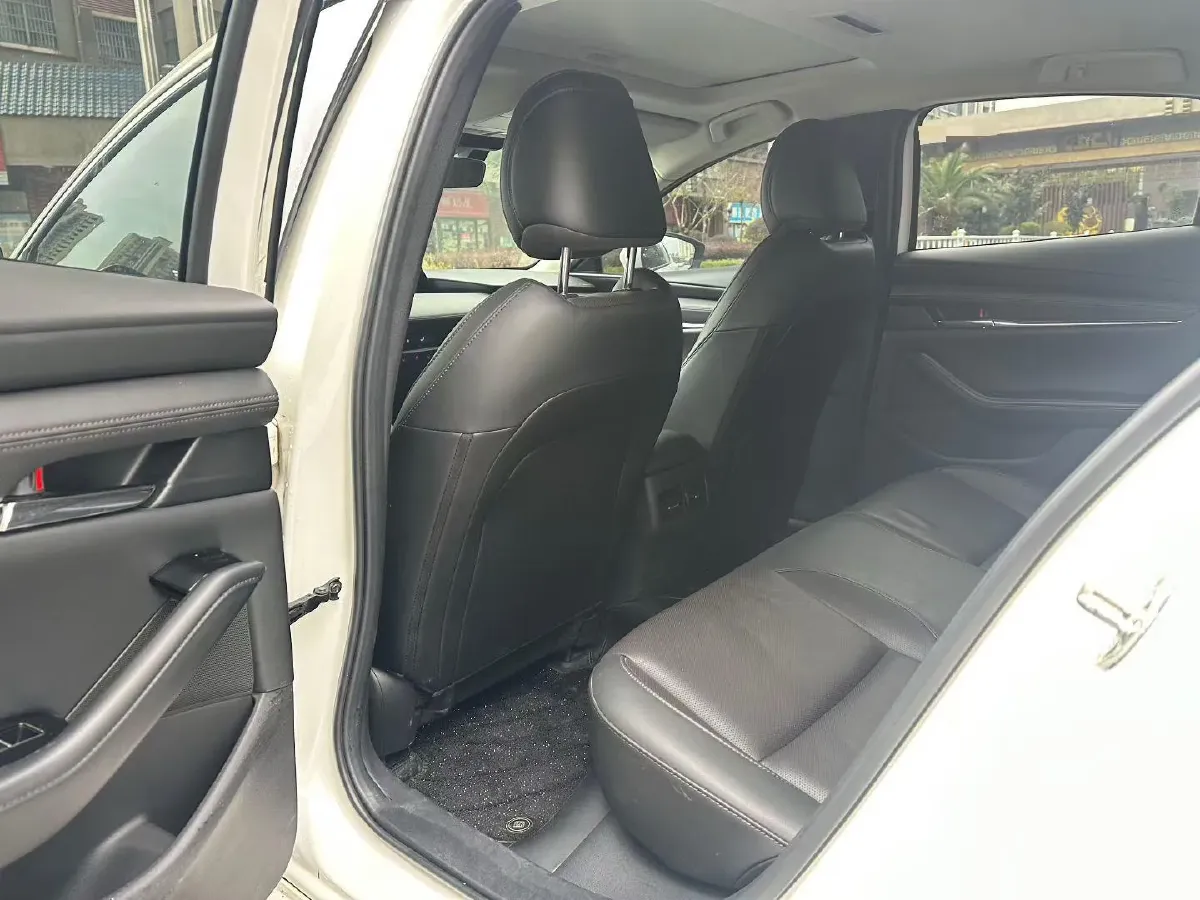 2021 Mazda 3 Axela 2.0L 158HP L4 6AT,autocango,china used car exporter,china ev exporter,chinese used car exporter,chinese used ev exporter