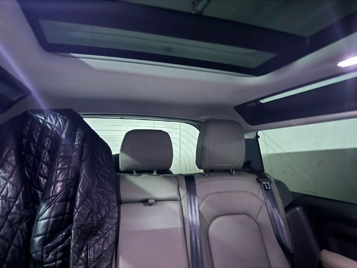 2023 Land Rover Defender 3.0T 400HP L6 8AT,autocango,china used car exporter,china ev exporter,chinese used car exporter,chinese used ev exporter