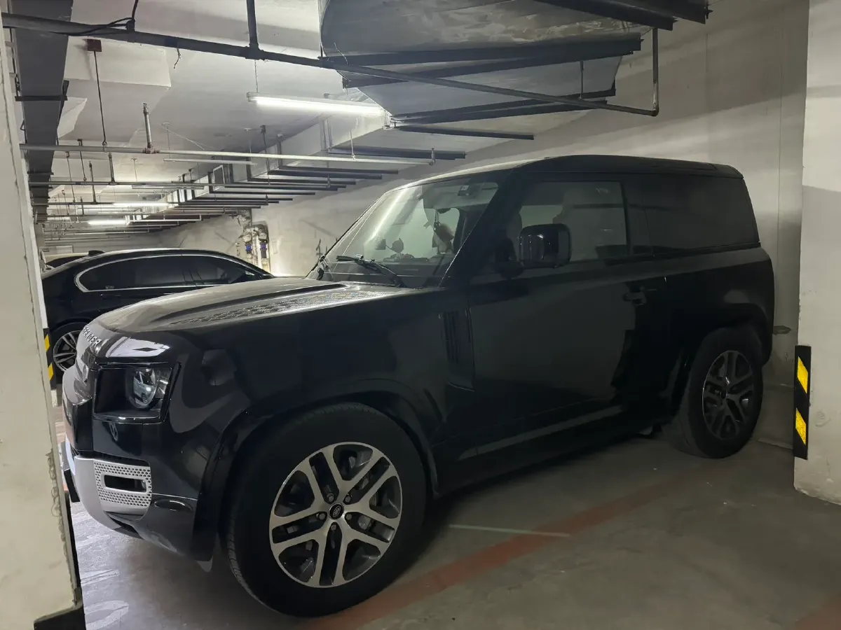 2023 Land Rover Defender 3.0T 400HP L6 8AT,autocango,china used car exporter,china ev exporter,chinese used car exporter,chinese used ev exporter