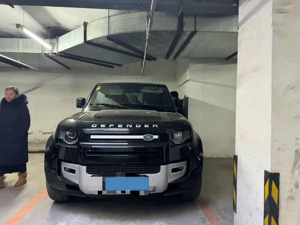 2023 Land Rover Defender 3.0T 400HP L6 8AT,autocango,china used car exporter,china ev exporter,chinese used car exporter,chinese used ev exporter