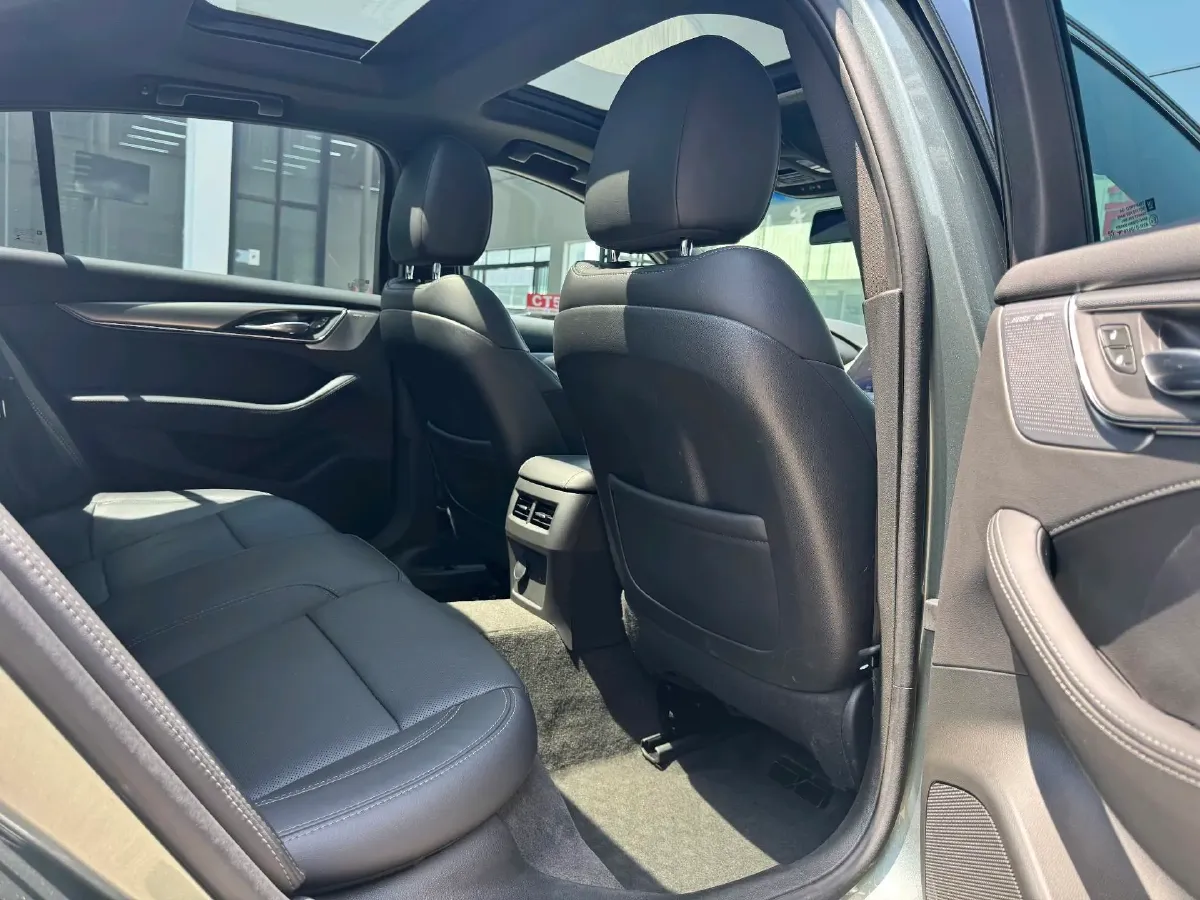 2022 Cadillac CT5 2.0T 237HP L4 10AT,autocango,china used car exporter,china ev exporter,chinese used car exporter,chinese used ev exporter