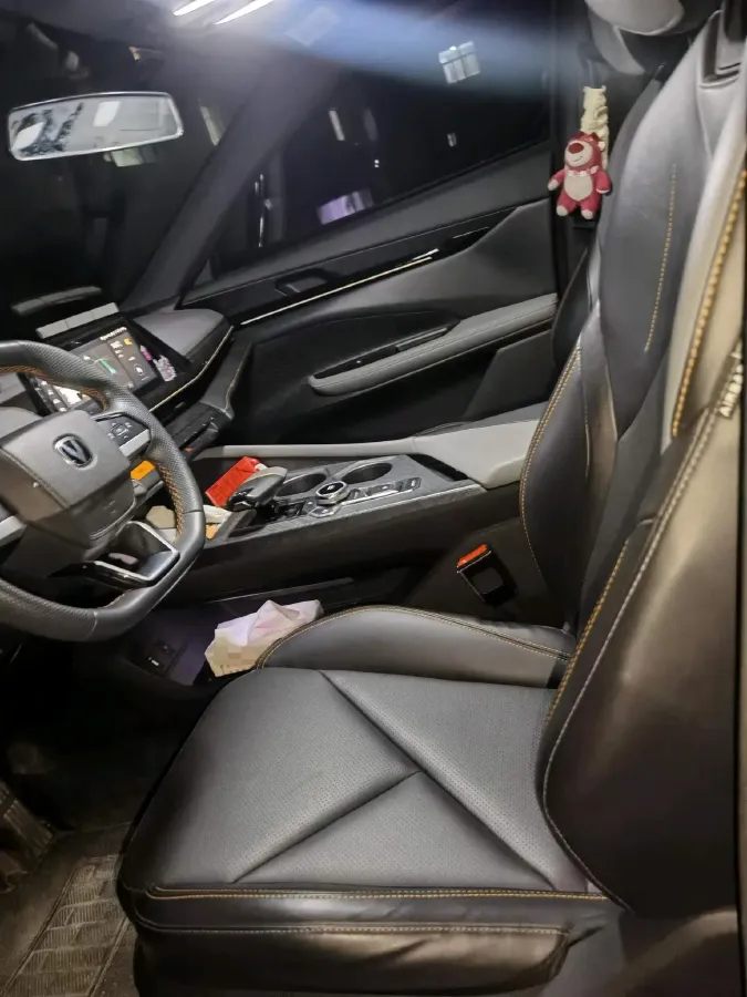 2022 ChangAn UNI-V 1.5T 188HP L4 7DCT,autocango,china used car exporter,china ev exporter,chinese used car exporter,chinese used ev exporter