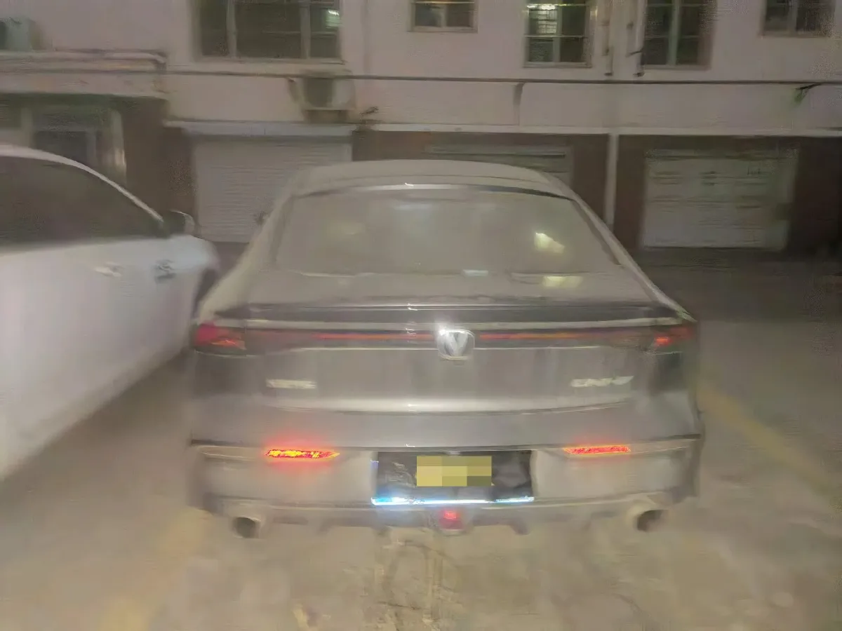 2022 ChangAn UNI-V 1.5T 188HP L4 7DCT,autocango,china used car exporter,china ev exporter,chinese used car exporter,chinese used ev exporter