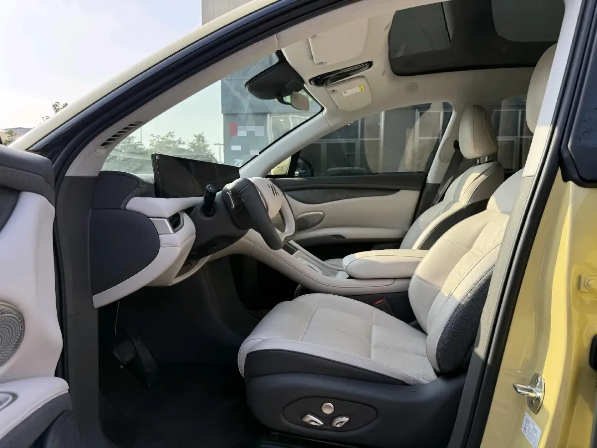 2025 IM LS6 BEV 83KWH,autocango,china used car exporter,china ev exporter,chinese used car exporter,chinese used ev exporter