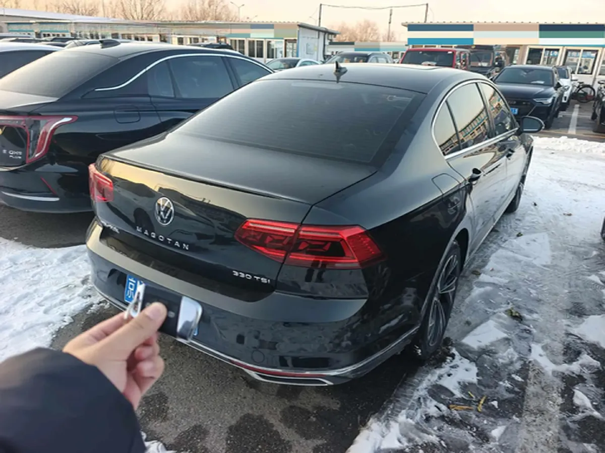 2021 Volkswagen Magotan 2.0T 186HP L4 7DCT,autocango,china used car exporter,china ev exporter,chinese used car exporter,chinese used ev exporter