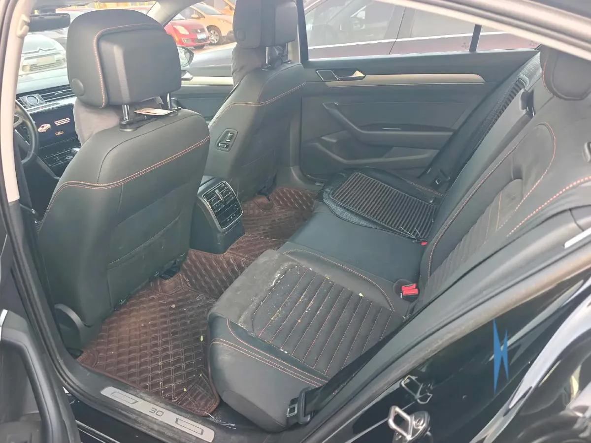 2021 Volkswagen Magotan 2.0T 186HP L4 7DCT,autocango,china used car exporter,china ev exporter,chinese used car exporter,chinese used ev exporter