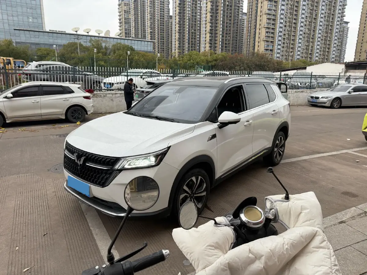 2022 WuLing XingChen 2.0L 136HP L4 1DHT Hybrid 1.8KWH 2022 WuLing XingChen 2.0L 136HP L4 1DHT Hybrid 1.8KWH