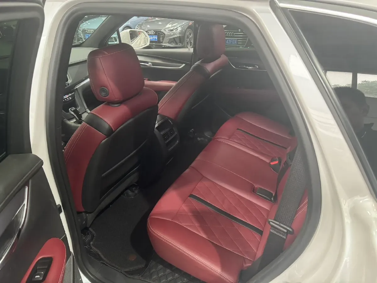 2020 Cadillac XT5 2.0T 241HP L4 9AT,autocango,china used car exporter,china ev exporter,chinese used car exporter,chinese used ev exporter