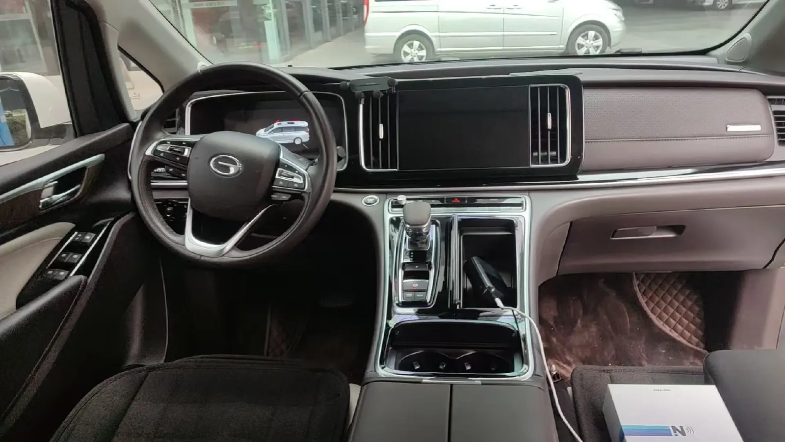 2021 GAC Trumpchi M8 2.0T 252HP L4 8AT,autocango,china used car exporter,china ev exporter,chinese used car exporter,chinese used ev exporter