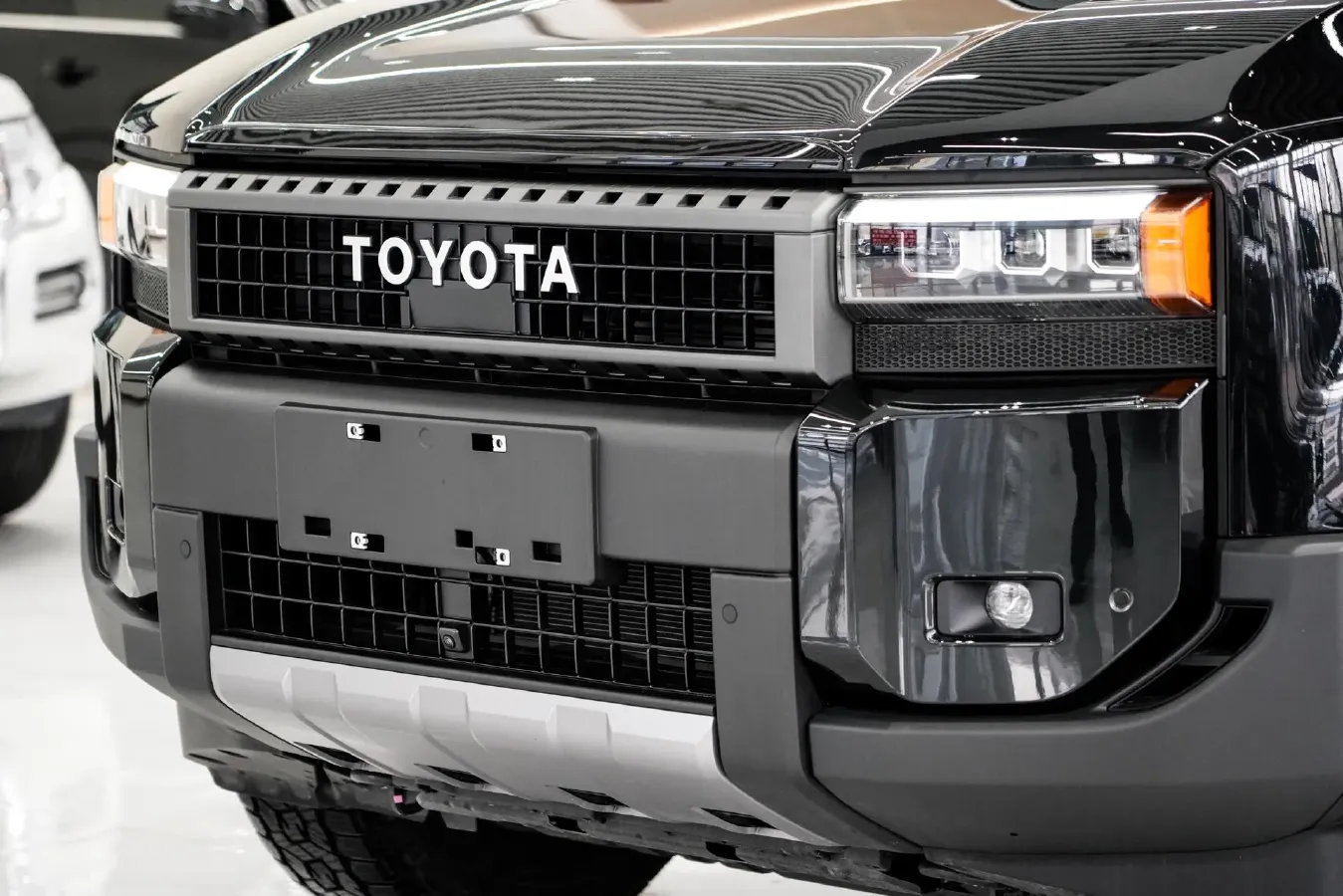 2025 Toyota Land Cruiser Prado 2.4T 282HP L4 8AT Hybrid 5.1KWH,autocango,china used car exporter,china ev exporter,chinese used car exporter,chinese used ev exporter