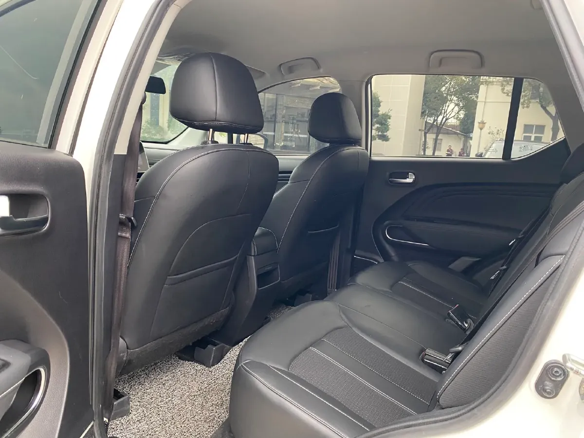 2021 GAC Trumpchi GS3 1.5T 163HP L3 6MT,autocango,china used car exporter,china ev exporter,chinese used car exporter,chinese used ev exporter