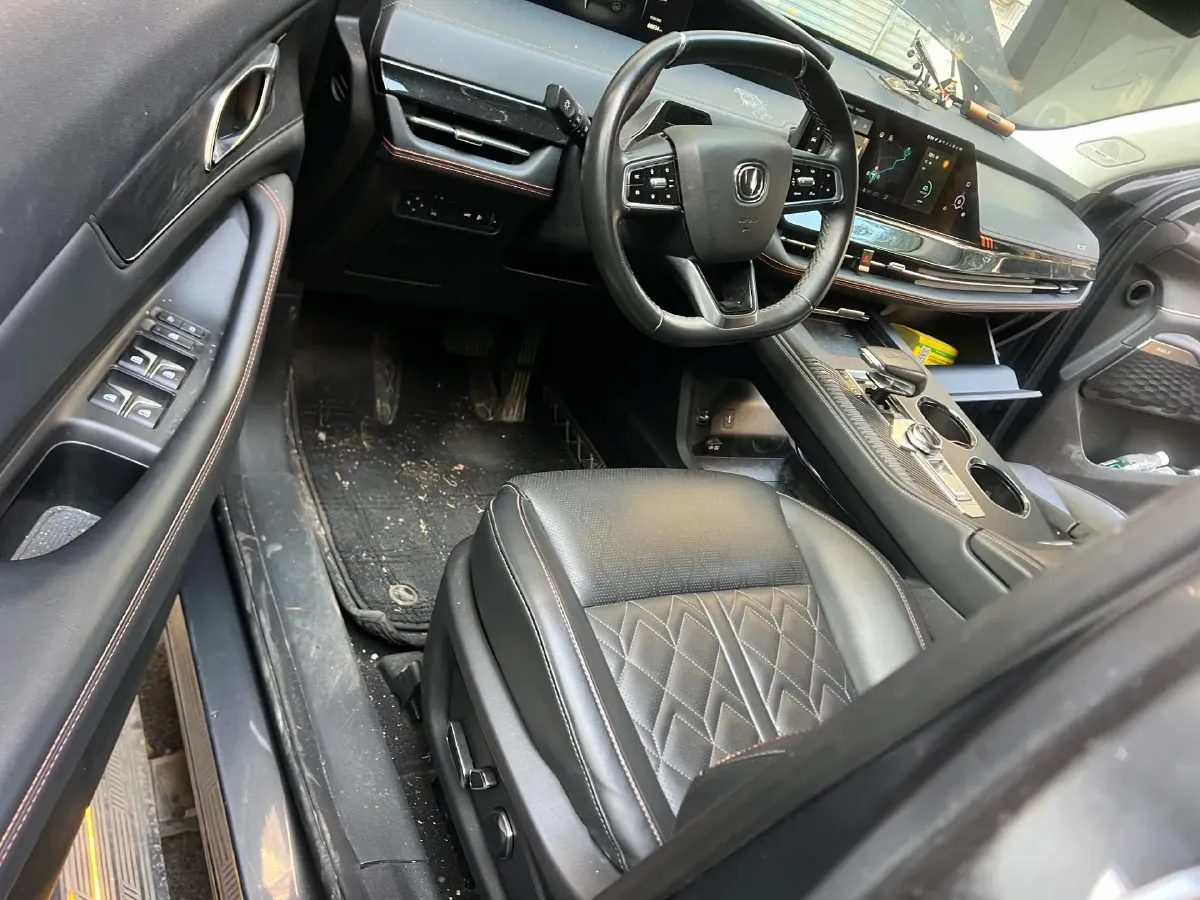 2021 ChangAn UNI-K 2.0T 233HP L4 8AT,autocango,china used car exporter,china ev exporter,chinese used car exporter,chinese used ev exporter