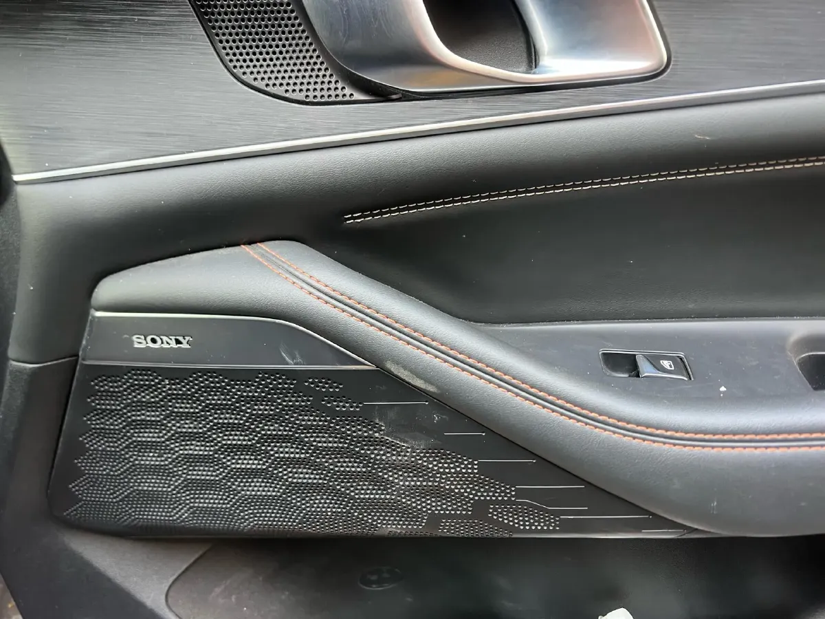 2021 ChangAn UNI-K 2.0T 233HP L4 8AT,autocango,china used car exporter,china ev exporter,chinese used car exporter,chinese used ev exporter