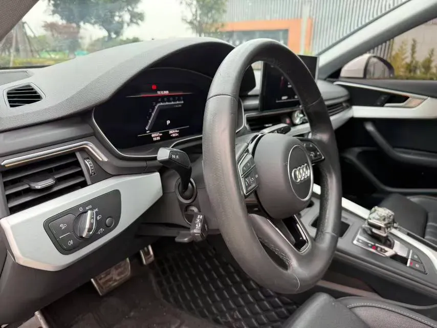 2022 Audi A4L 2.0T 190HP L4 7DCT,autocango,china used car exporter,china ev exporter,chinese used car exporter,chinese used ev exporter
