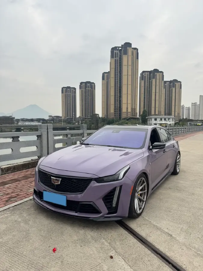 2024 Cadillac CT5 2.0T 237HP L4 10AT