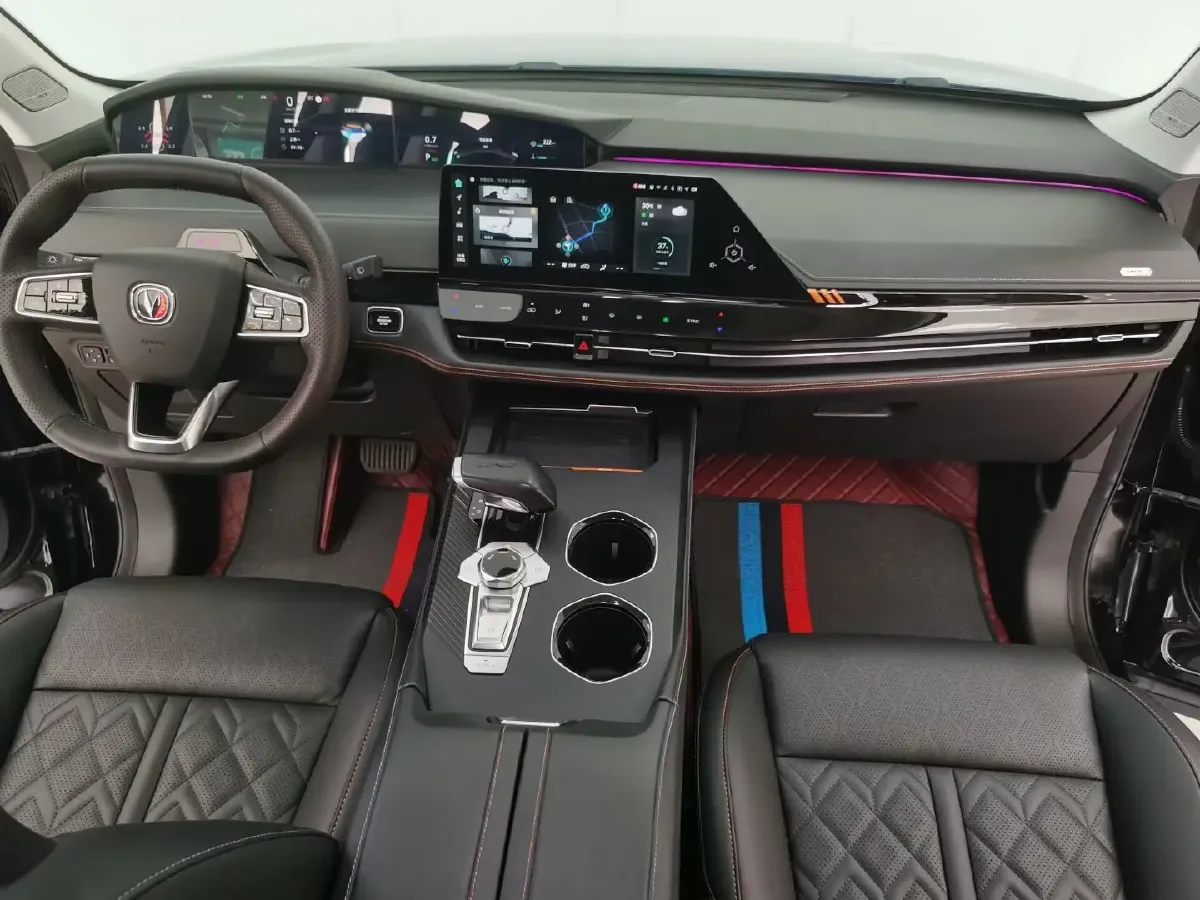 2021 ChangAn UNI-K 2.0T 233HP L4 8AT,autocango,china used car exporter,china ev exporter,chinese used car exporter,chinese used ev exporter