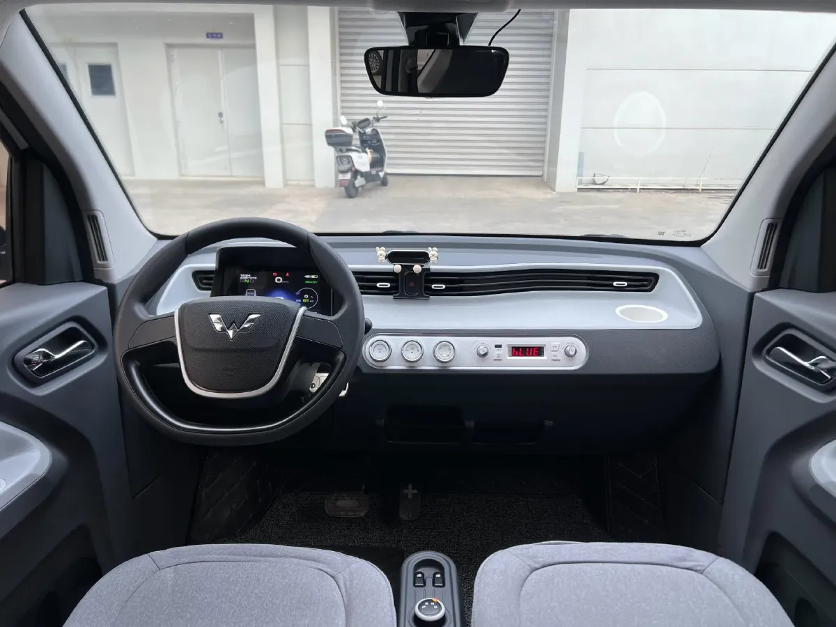 2021 WuLing HongGuang MINI EV BEV 13.9KWH,autocango,china used car exporter,china ev exporter,chinese used car exporter,chinese used ev exporter