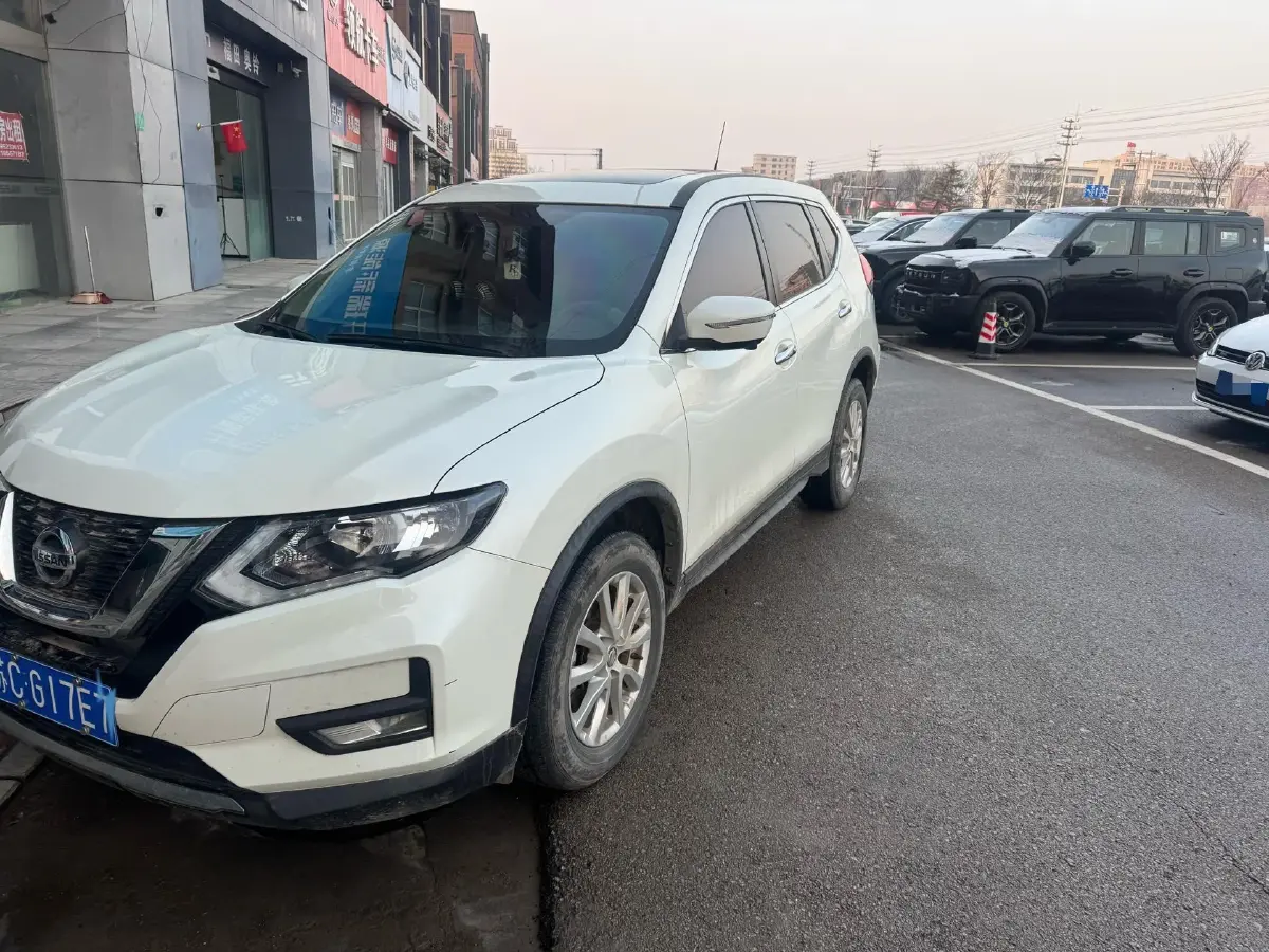 2021 Nissan X-Trail 2.0L 151HP L4 CVT