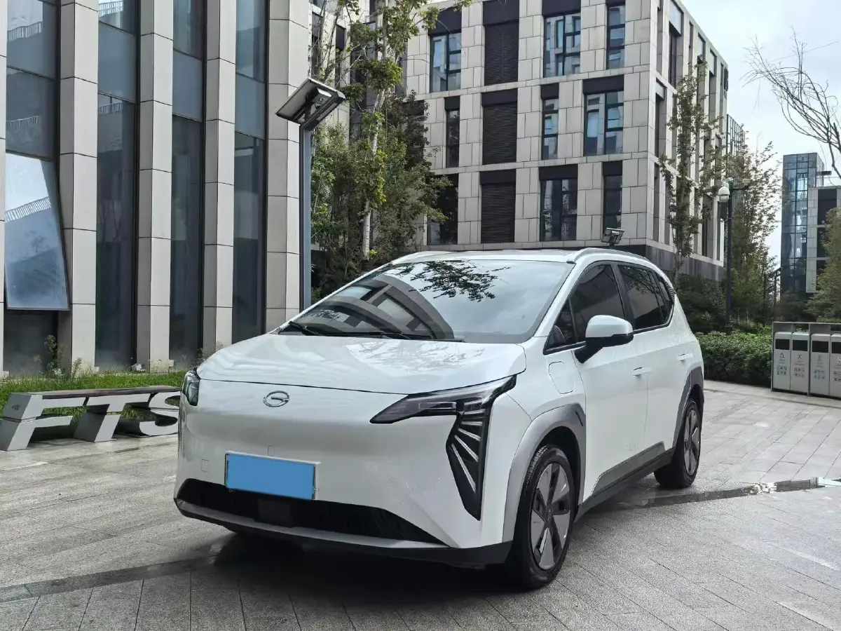 2024 Aion Y BEV 49.75KWH