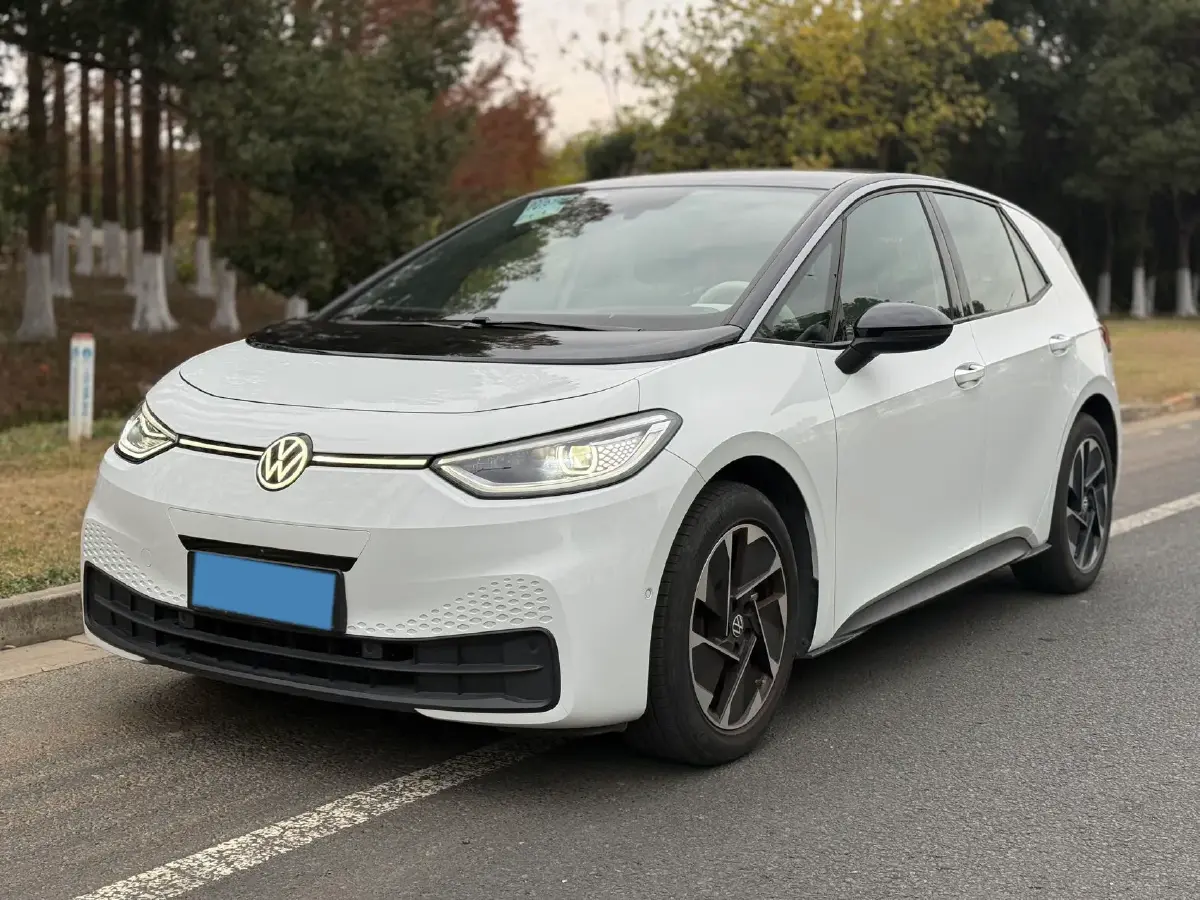 2025 Volkswagen ID.3 BEV 52.8KWH 2025 Volkswagen ID.3 BEV 52.8KWH