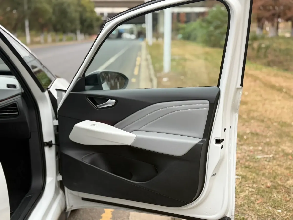 2025 Volkswagen ID.3 BEV 52.8KWH,autocango,china used car exporter,china ev exporter,chinese used car exporter,chinese used ev exporter