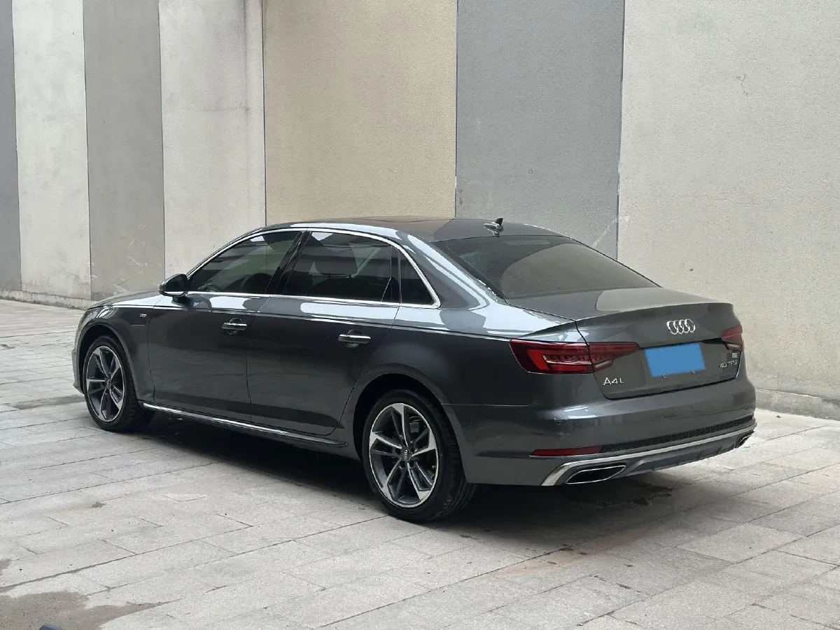 2019 Audi A4L 2.0T 190HP L4 7DCT,autocango,china used car exporter,china ev exporter,chinese used car exporter,chinese used ev exporter