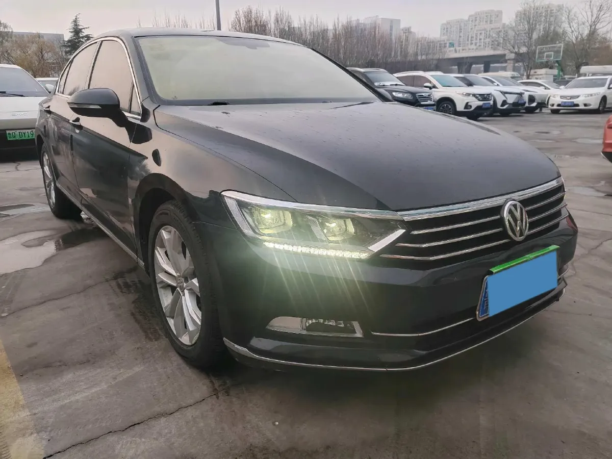 2018 Volkswagen Magotan 1.8T 180HP L4 7DCT,autocango,china used car exporter,china ev exporter,chinese used car exporter,chinese used ev exporter