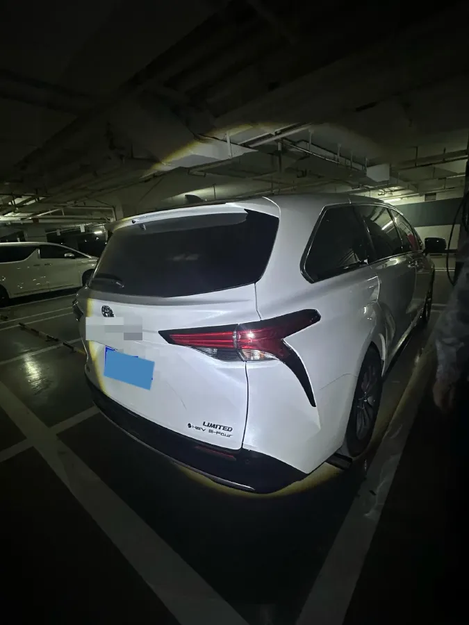 2024 Toyota Sienna 2.5L 189HP L4 E-CVT Hybrid,autocango,china used car exporter,china ev exporter,chinese used car exporter,chinese used ev exporter