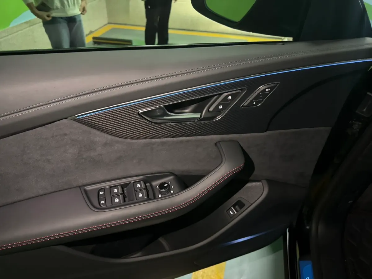 2022 Audi RS Q8 4.0T 600HP V8 8AT,autocango,china used car exporter,china ev exporter,chinese used car exporter,chinese used ev exporter