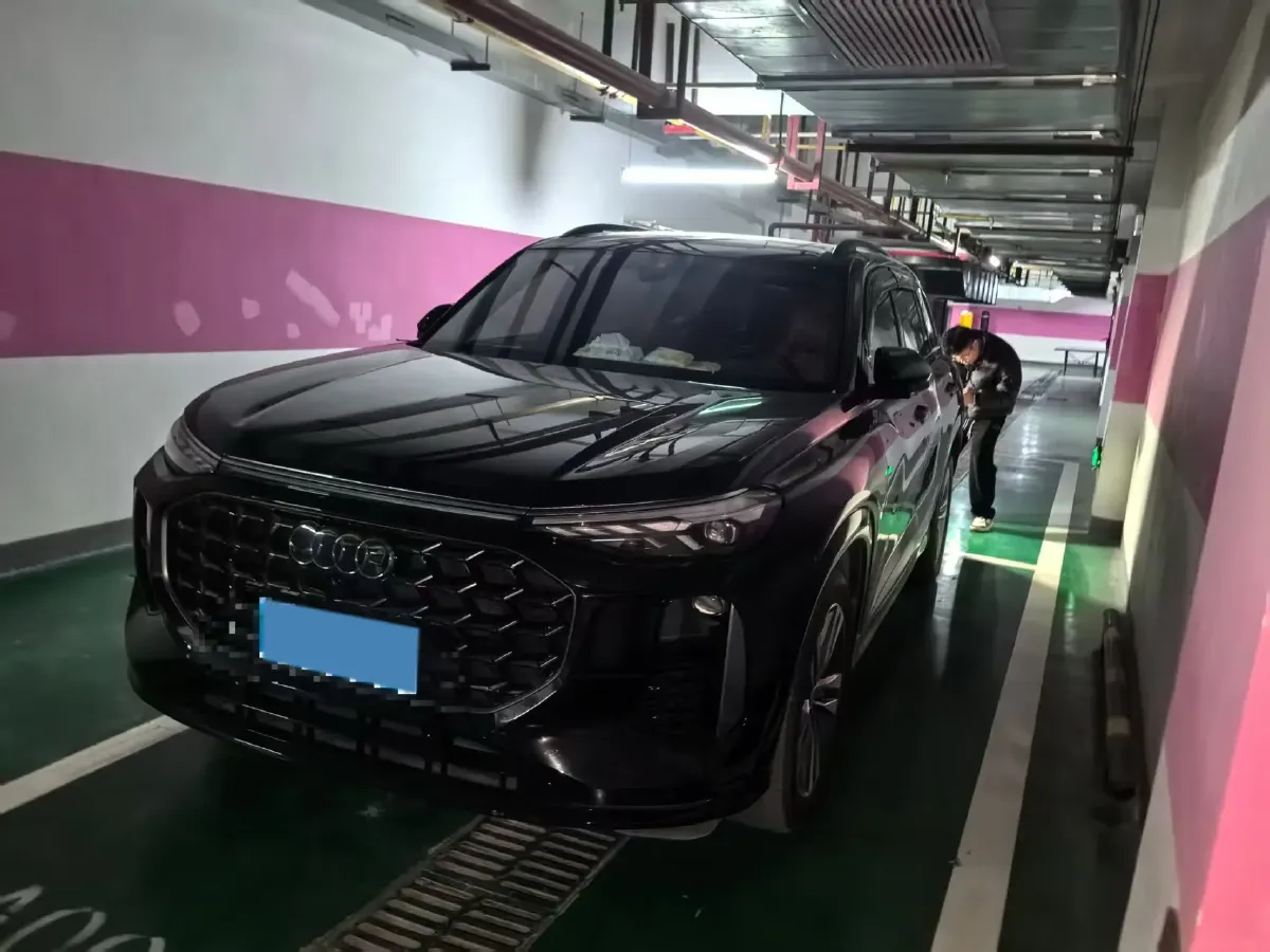 2024 Audi Q6 2.5T 299HP V6 7DCT,autocango,china used car exporter,china ev exporter,chinese used car exporter,chinese used ev exporter