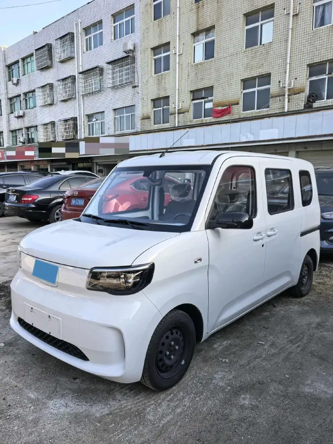 2025 WuLing ZhiGuang BEV 17.7KWH