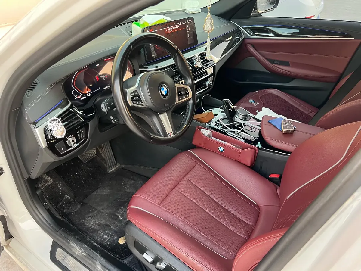 2022 BMW 5 Series 2.0T 184HP L4 8AT,autocango,china used car exporter,china ev exporter,chinese used car exporter,chinese used ev exporter