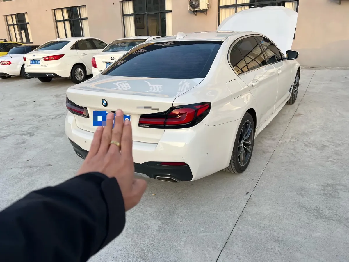 2022 BMW 5 Series 2.0T 184HP L4 8AT,autocango,china used car exporter,china ev exporter,chinese used car exporter,chinese used ev exporter